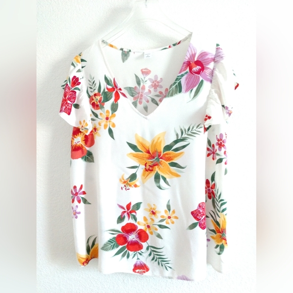 Old Navy Tops - Pretty Old Navy Hawaiian Floral Shirt Top White Multicolor Ruffle Sleeves Medium